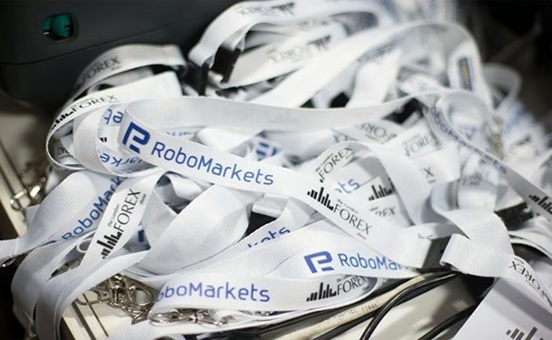 RoboMarkets新增1160只股票和ETF
